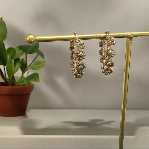 Silver floral shape hoop flower earrings gift for daughter evening date hoops - Picture 1 of 3